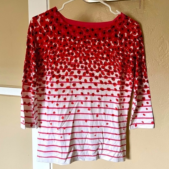 Flowery red top - Picture 1 of 4